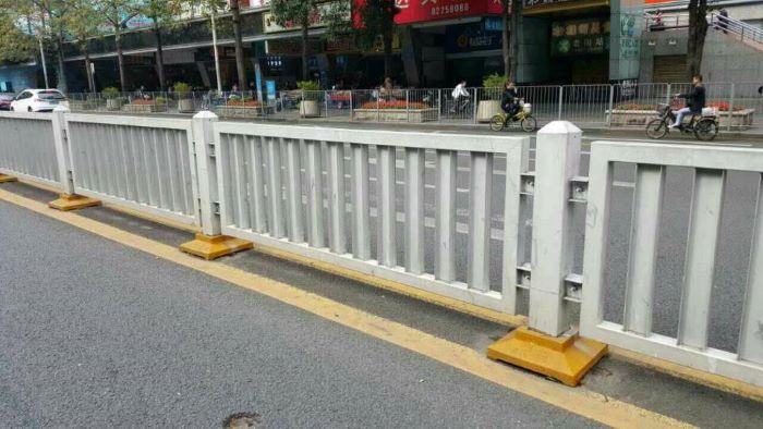 廣東護(hù)欄,東莞護(hù)欄,圍墻護(hù)欄,陽(yáng)臺(tái)護(hù)欄,安全防護(hù)欄
