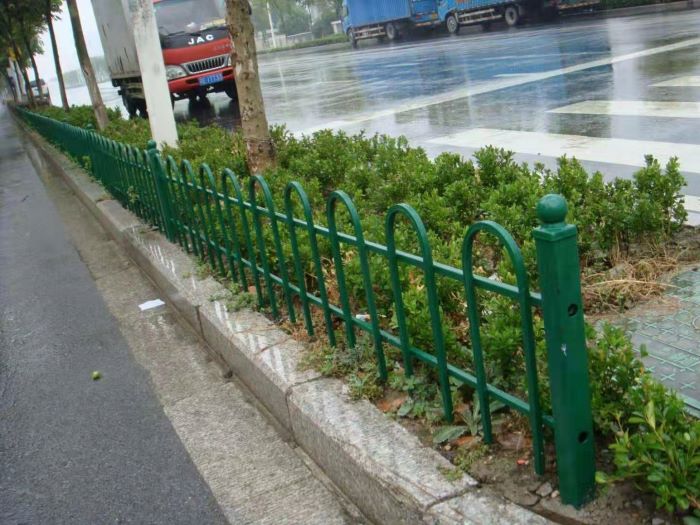 廣東護(hù)欄,東莞護(hù)欄,圍墻護(hù)欄,陽臺(tái)護(hù)欄,安全防護(hù)欄